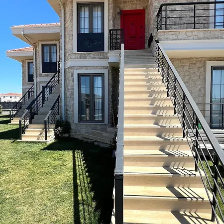 Modern 2-br Ground Floor Near Sarimsakli Beach-3 Ayvalı